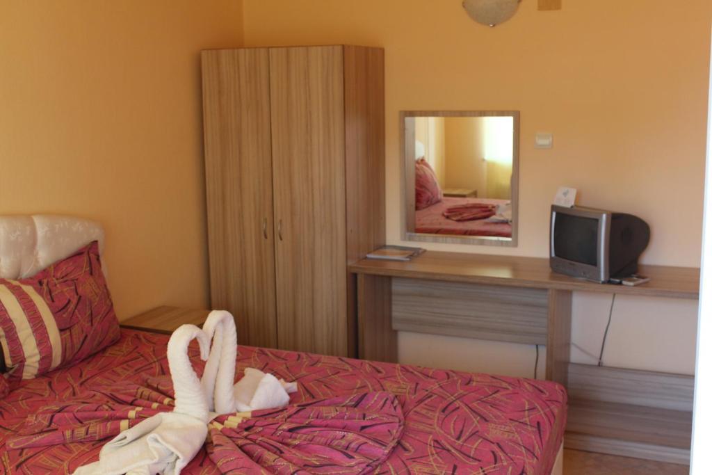 Viva Beach Hotel Pomorie Bagian luar foto